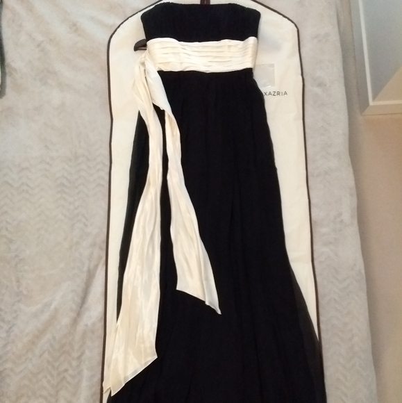 Strapless dress, black and white - Picture 4 of 4